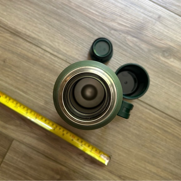 Stanley | 1 Liter Classic Vacuum Bottle - Picture 7 of 14